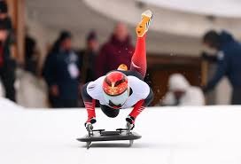 棒球与气象统计：湿度对滑球水平位移的影响